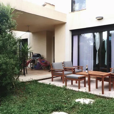 Villa D'architecte Climatisee Avec Piscine, Classe 4 Etoiles *